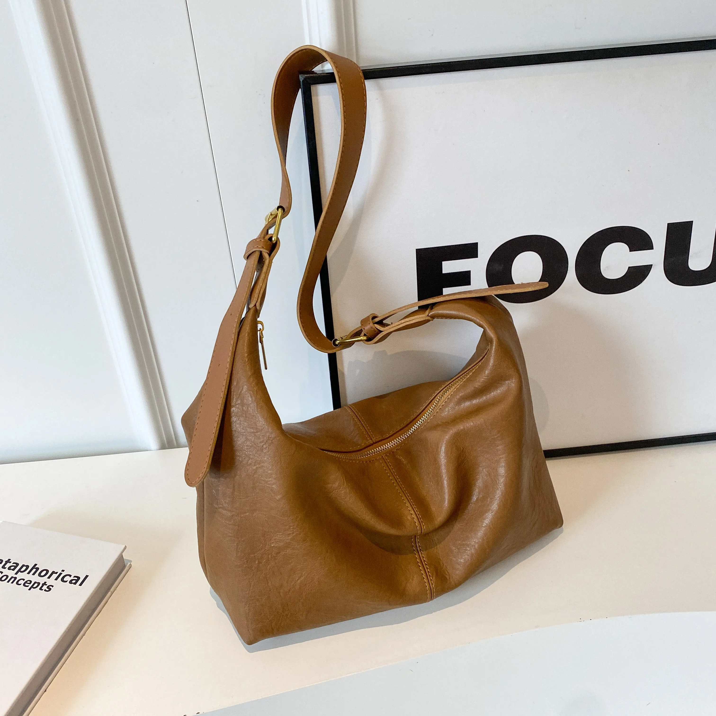 2023 вместительные винтажные сумки через плечо для женщин Высококачественная