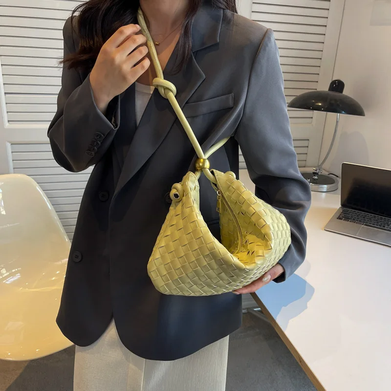 

Fashionable Woven Bag Colorful Women's Bag 2023 New Fashionable Trend One Shoulder Texture Crossbody Bag