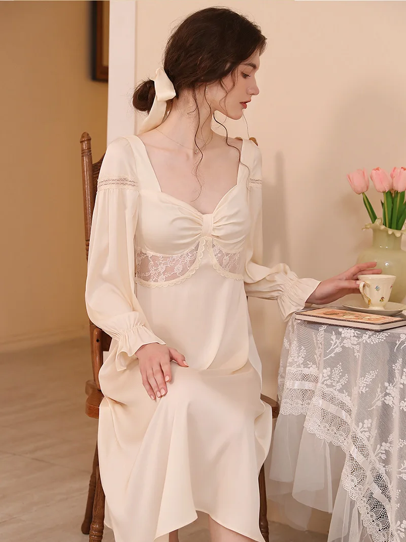 

Женская кружевная ночная сорочка с оборками и длинным рукавом