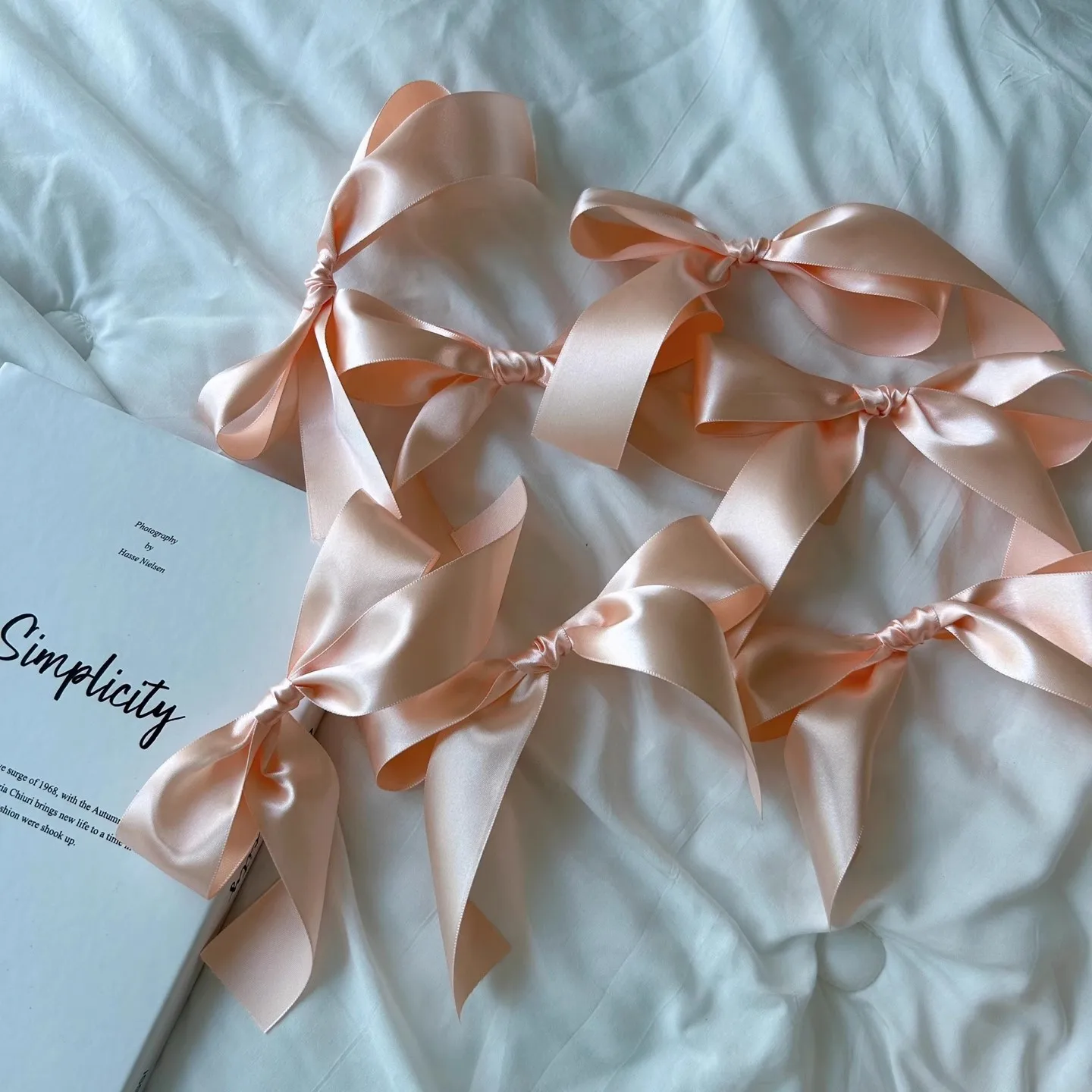 

Розовые ленточные бантики для декора