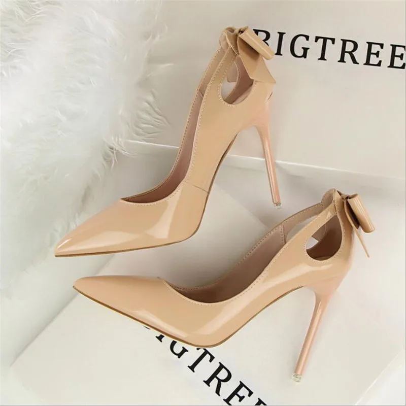 

2022 New Autumn Fashion Solid Patent Leather Shallow Women Pumps Sexy Cut-Outs Bowtie Pointed Toe High Heels 10cm Women Shoes