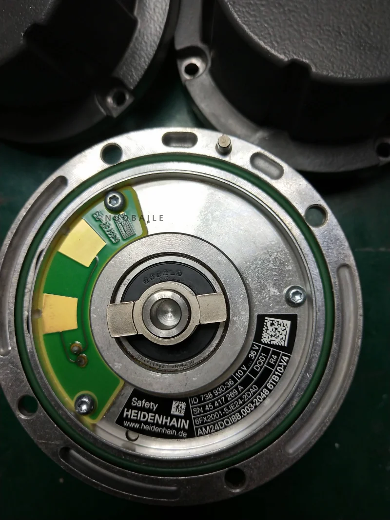 

Used 6FX2001-5JD20-2DA0 SPARE ENCODER KIT FOR SYNCHRONOUS MOTORS 1FT/1FK SHAFT HEIGHT 48/63/80/100