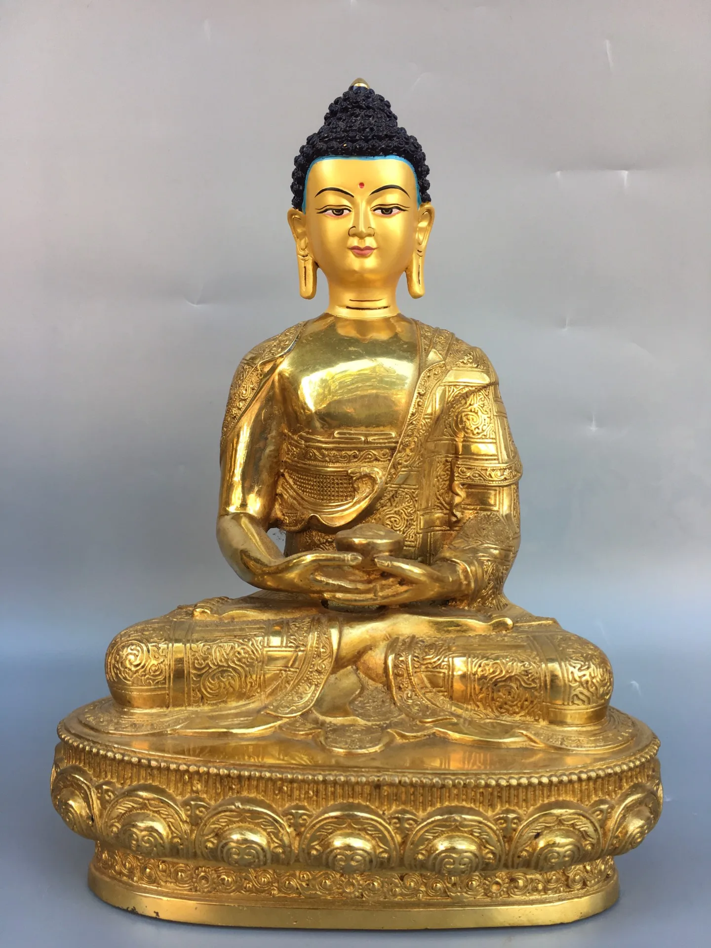 

12"Tibetan Temple Collection Old Bronze Gilding Shakyamuni Lotus Platform Buddha worship hall Town House Exorcism