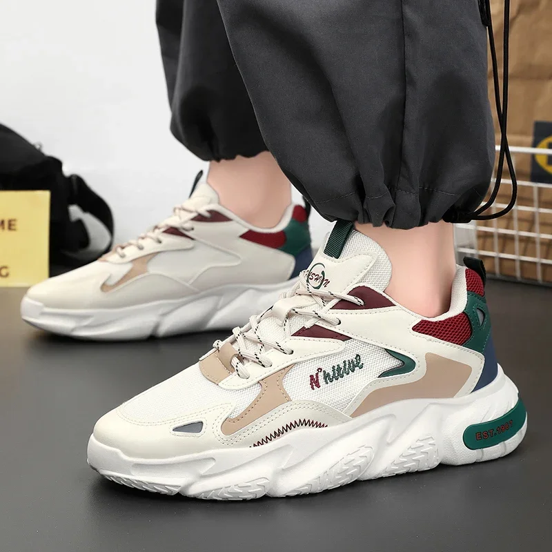 Спортивные кроссовки с дышащей сеткой и увеличенной высотой. Повседневная обувь