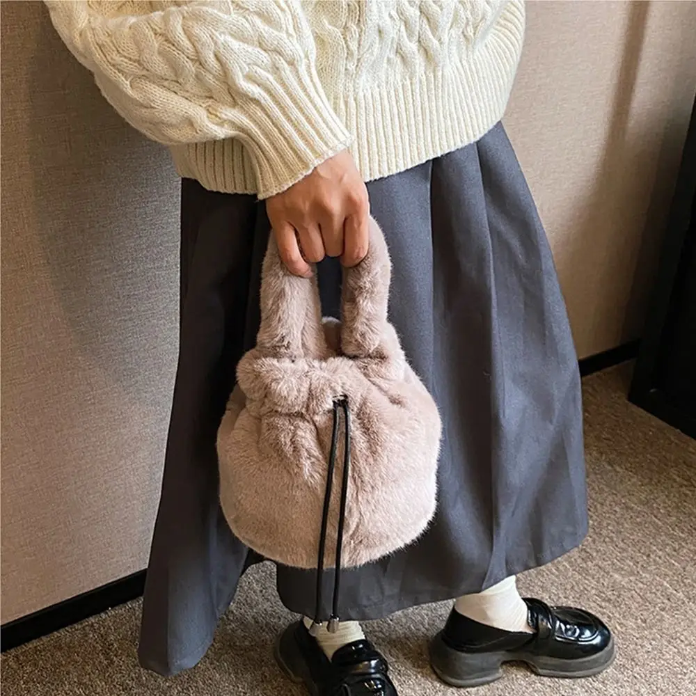 

Solid Color Plush Bucket Bag Crossbody Bag Niche Design Faux Rabbit Fur Handbag Korean Style Handbag Small Phone Bag Girls