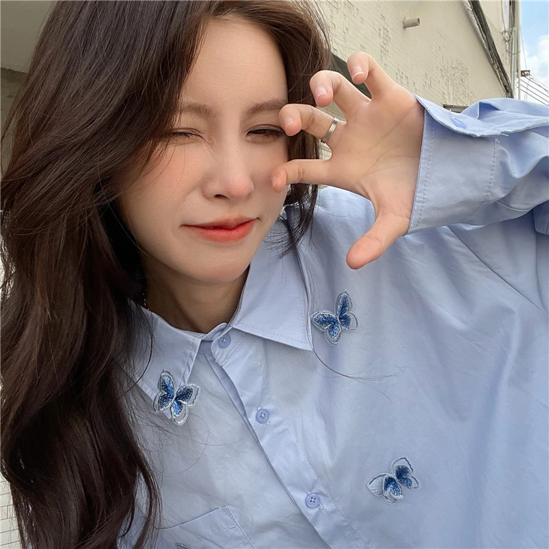 Рубашки с украшением в виде синей бабочки женские свободные топы отложным