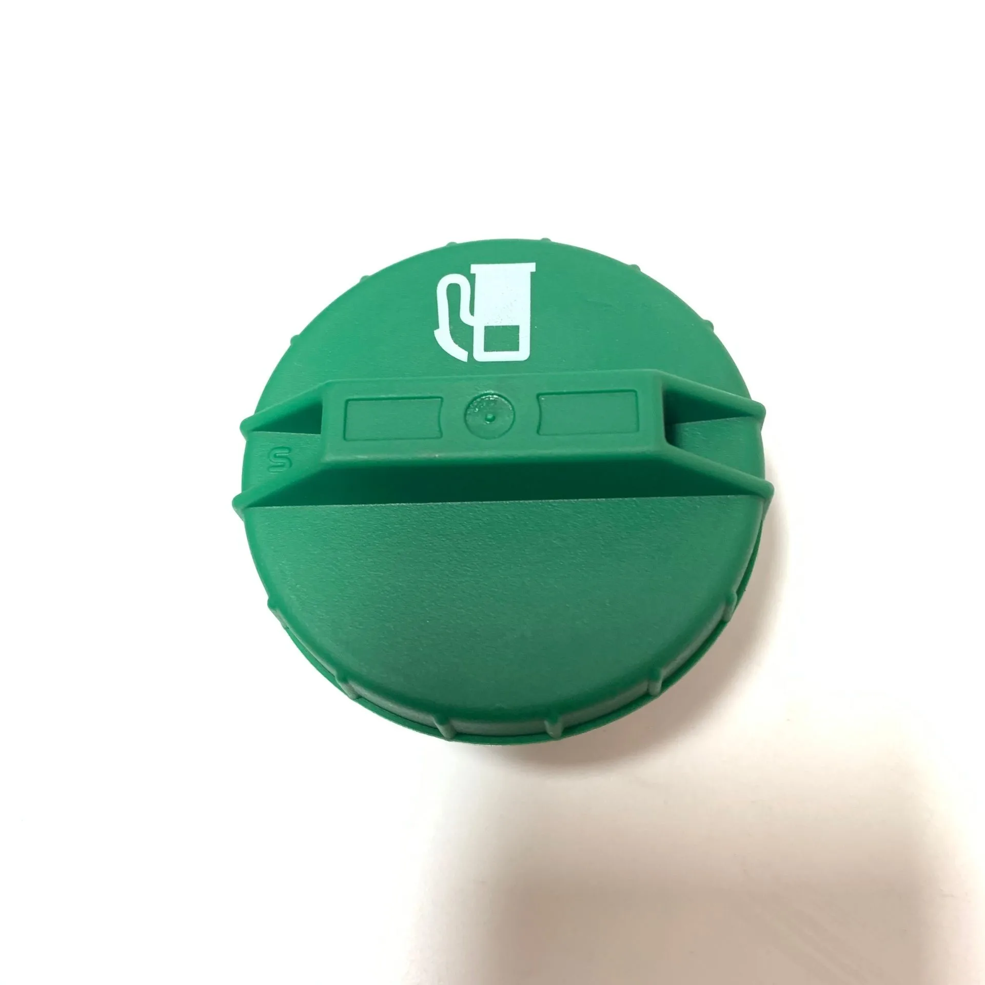 

7113340 Diesel Fuel Cap For Bobcat T200 T250 T300 T320 T2250 V417 V518 V623 V723 VR518 VR530C VR638