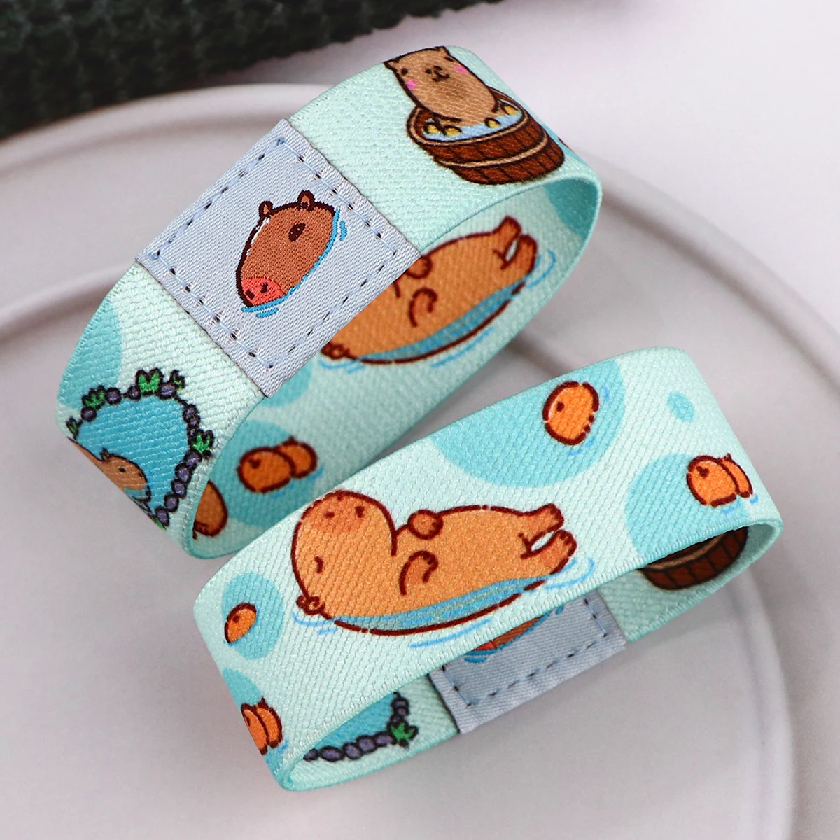 Милый браслет с мультяшными животными капибара для женщин и мужчин эластичный