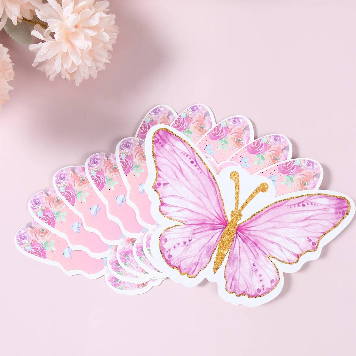 Розовая бабочка инопланетянин пригласительная открытка весенняя тема один день