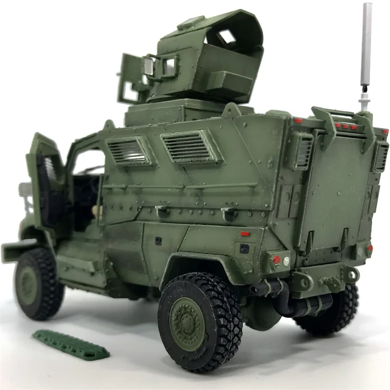 Модель танка ART CROWN MODEL M1224 MaxxPro 1:72