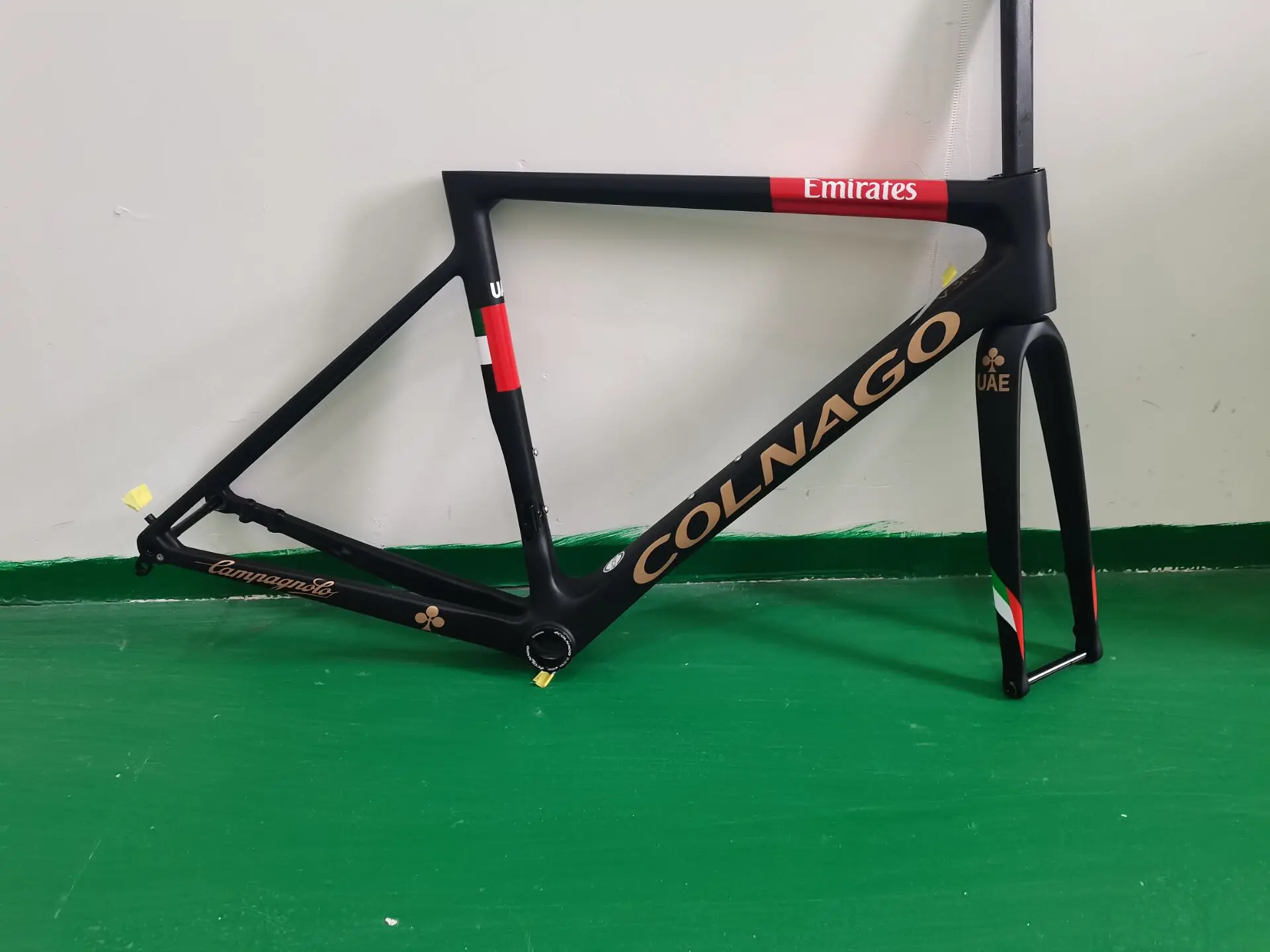 

2022 NEW V3RS limited edition black frame gold decal competition carbon fiber road bicycle frame