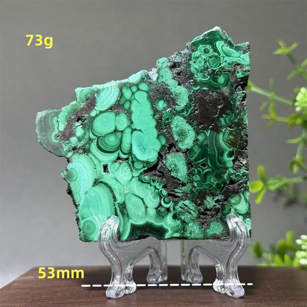 

Натуральные кусочки малахита для дома