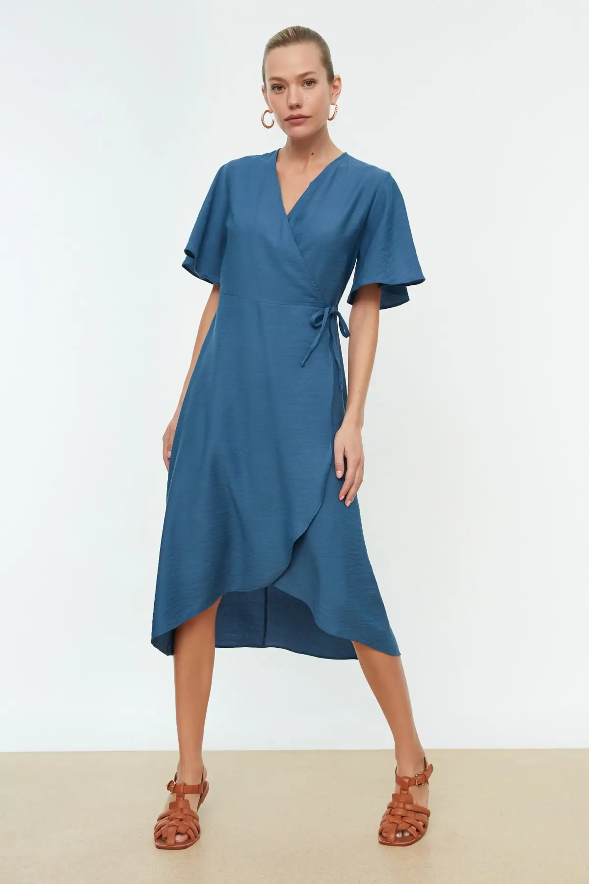 

Двубортное платье с воланами цвета индиго TWOSS21EL2071, запонки с бретельками, крутой комфорт, без подкладки, однотонное, обычное, темно-синее, с п...