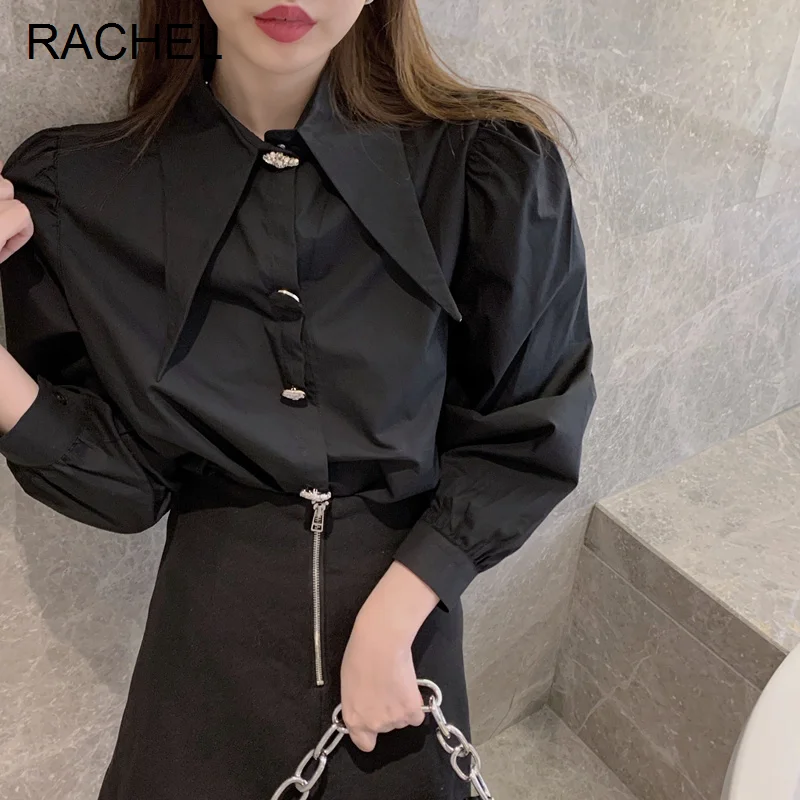 

Маленькая рубашка с заостренным воротником и длинным рукавом