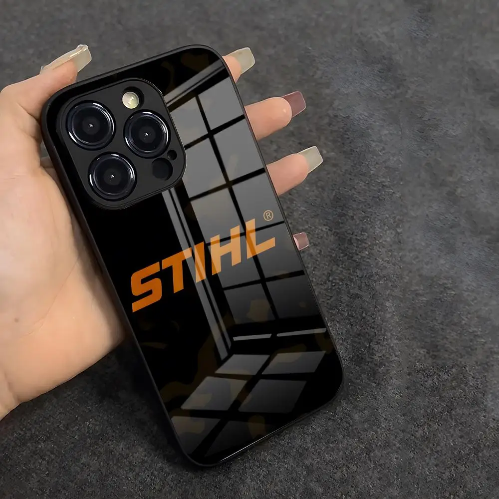 Фото Чехол для телефона S-StihlS Timbersports Series для iPhone 17 Air 16 E Pro Max 15 14 13 Mini 12 Pro 11 Max Plus, черный, стеклянный №3