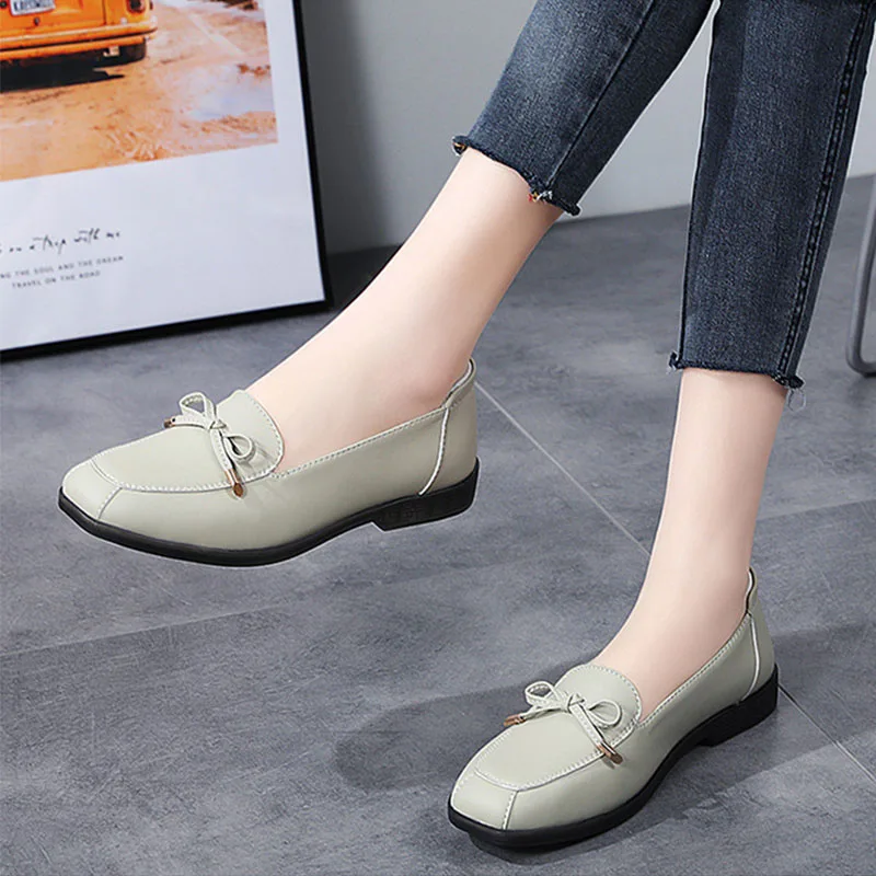 

2023 New Women's Flats Shoes Daily Commuting Leather Shoes Soft Sole Slip-on Casual Shoes Fashion Square Toe Small Heel Loafers