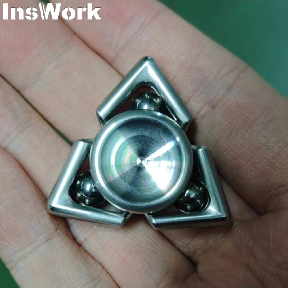 Изысканная простота QEDC металлические игрушки с тремя листьями