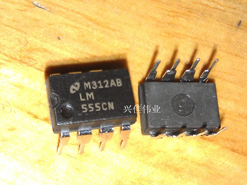 

(5 шт.) LM555 LM555CN DIP-8