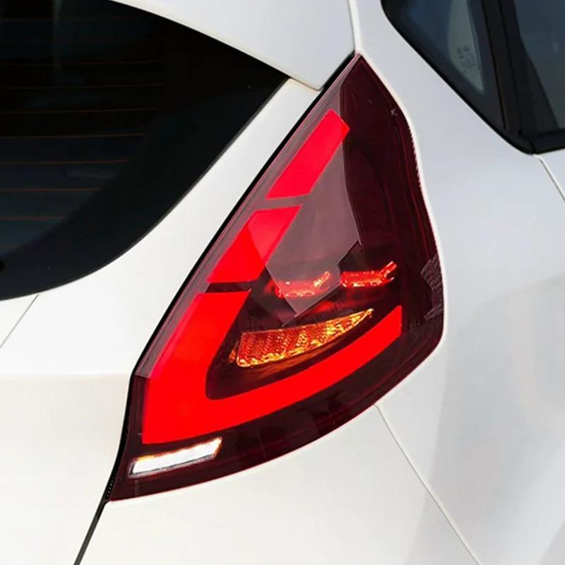 Светодиодный задний фонарь в сборе для Ford Fiesta 09-15 модифицированный потоковый