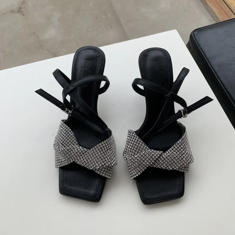 

Женские босоножки на высоком каблуке, бежевые Босоножки с открытым носком и ремешком с пряжкой, бархатные босоножки на высоком каблуке, с от...