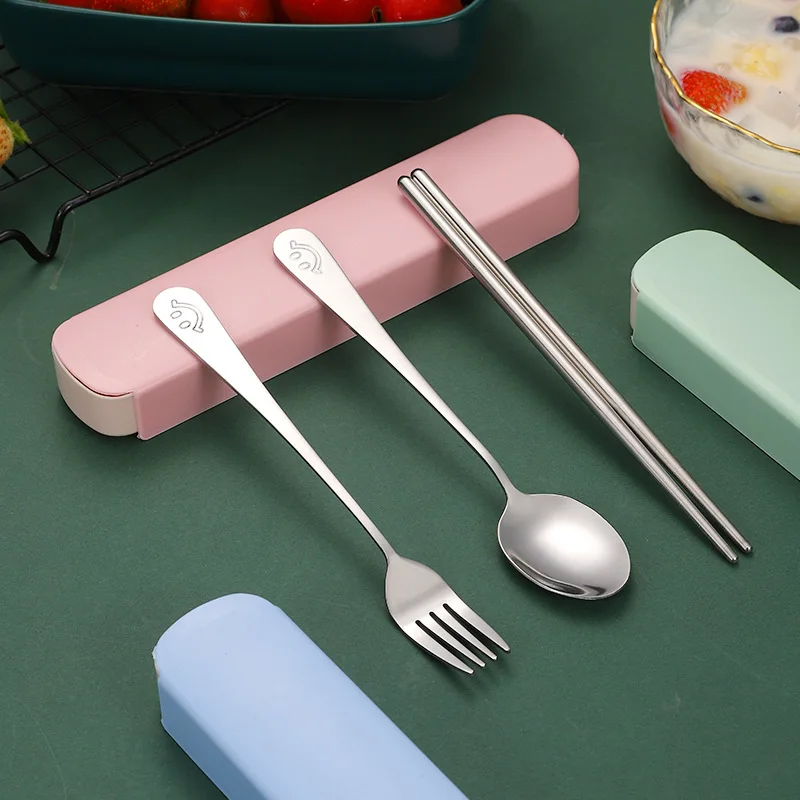 

Портативный набор столовых приборов из нержавеющей стали с коробкой для хранения