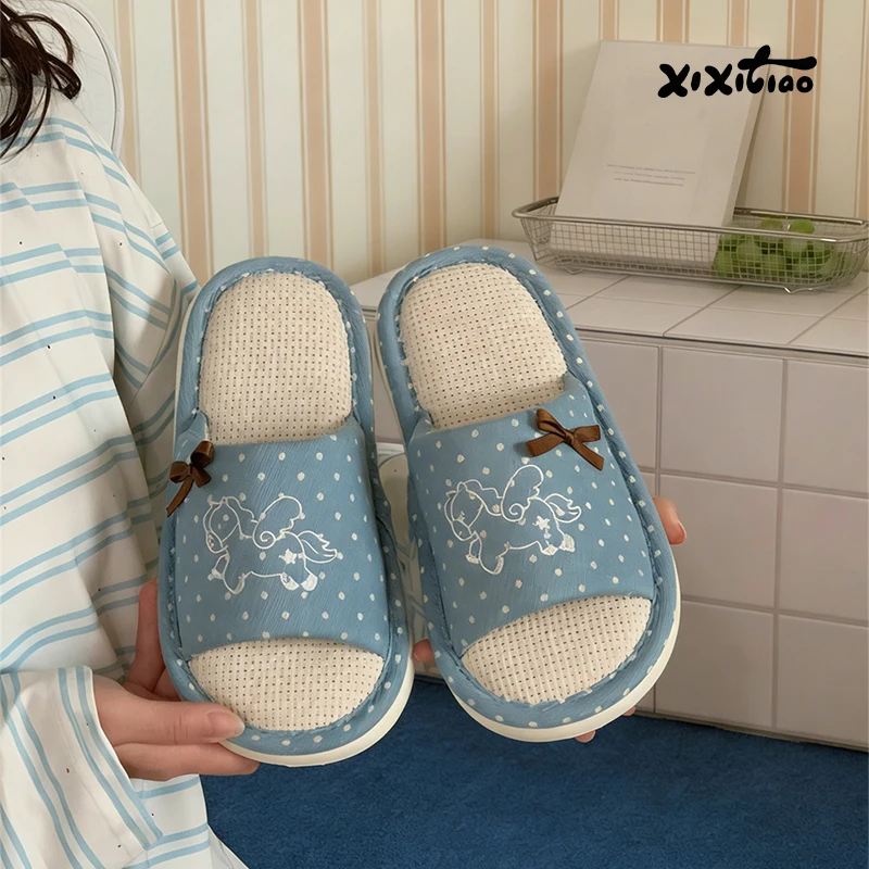 Фото Женские домашние тапочки XIXITIAO с полосками, модные повседневные, с вышивкой бантом, с открытым носком, удобные, на плоской подошве, для всех сезонов №3