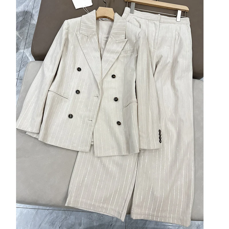 Рисунок 5 - Женский офисный костюм из двух предметов