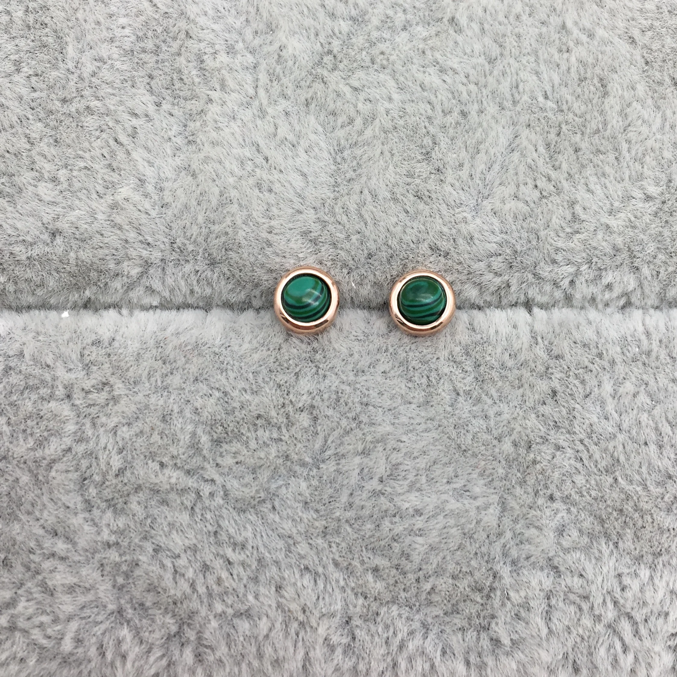 

Женские украшения. Серьги-гвоздики. Украшения с испанским медведем. Серебряные украшения. Сумка. Подарки. Бесплатная доставка. Мода. Золотой...