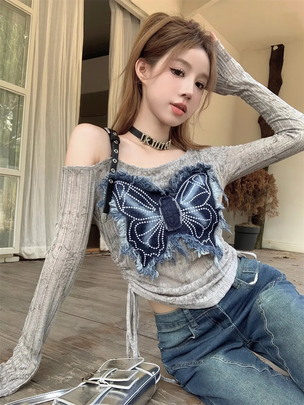 Женская футболка с вышивкой контрастная Футболка из джинсовой ткани со