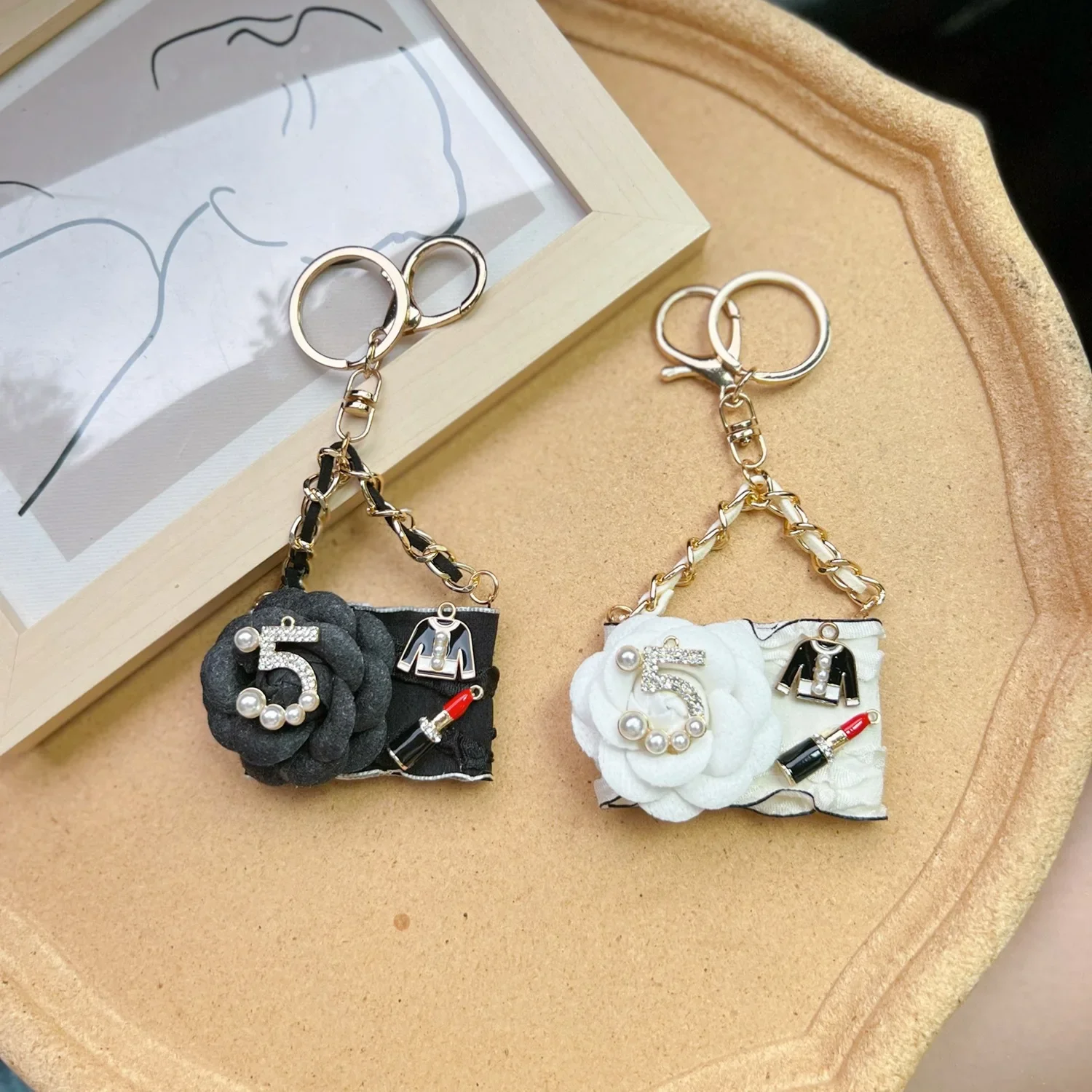 Модная модель камелии брелок для ключей украшение автомобиля оптовая продажа