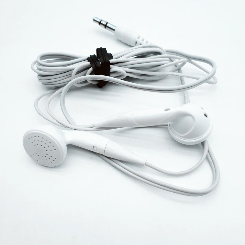 

old earphone large sound field MP3 earplugs