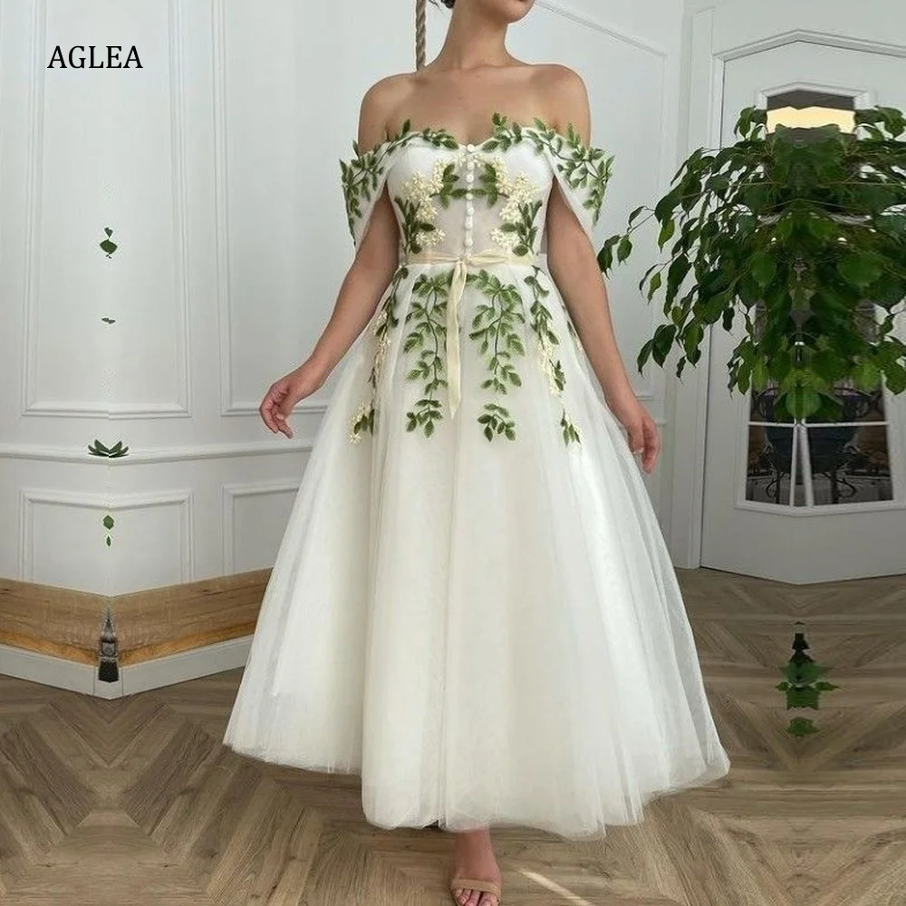 

Женское вечернее платье с открытыми плечами, трапециевидной формы