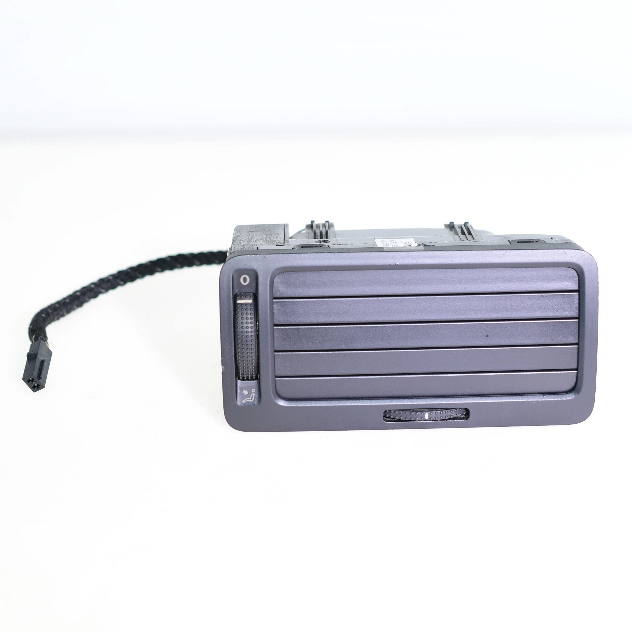 

Черная автомобильная приборная панель, воздуховыпускное отверстие, кондиционер, правая сторона для VW Golf MK4 Bora Jetta 1J1819710B 1J1819704E