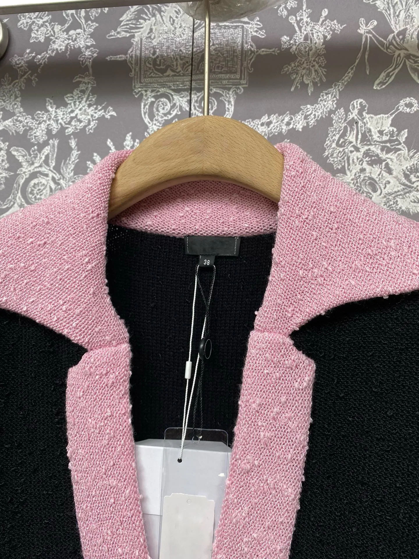 2024 Новая женская трикотажная рубашка удобная и дышащая контрастная кромка