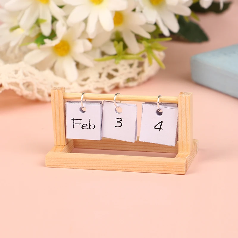 

1pc Dollhouse Miniature Desk Calendar Календарь календарь модель мебели для Doll Home Decor Toy House аксессуары