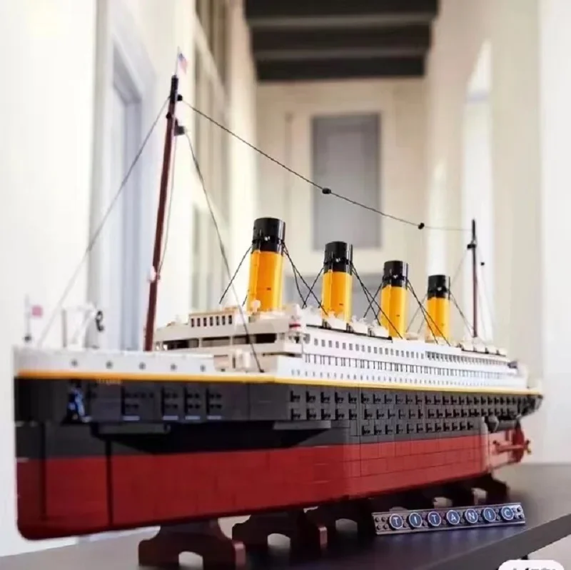 9090 шт. Детский конструктор круизный лайнер