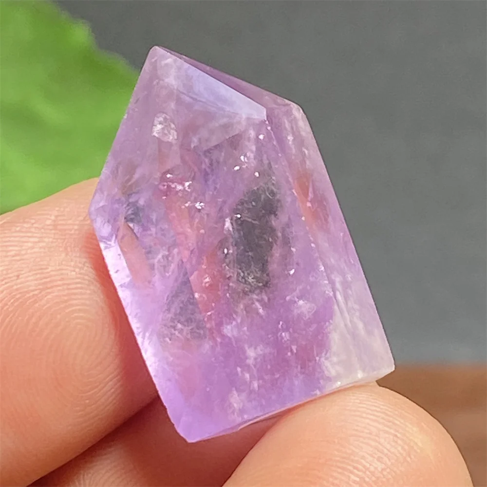 

Аметистовая хрустальная пирамида