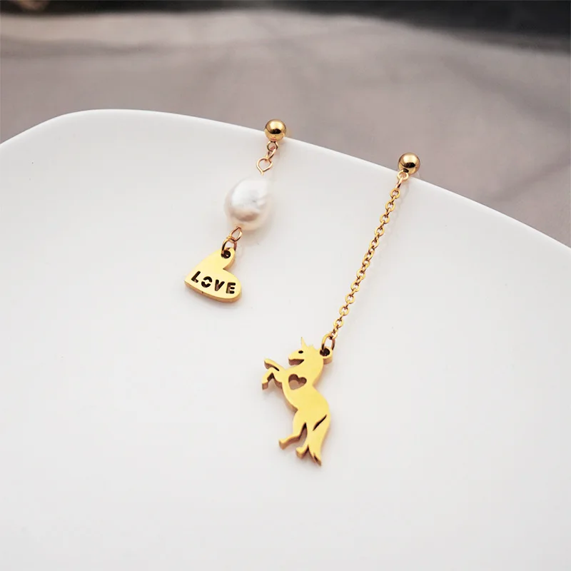 

18K Gold Plated Titanium Steel Earrings Personalized Heart Shaped Martian Pearl 925 Silver Needle Asymmetric Earrings Accessorie