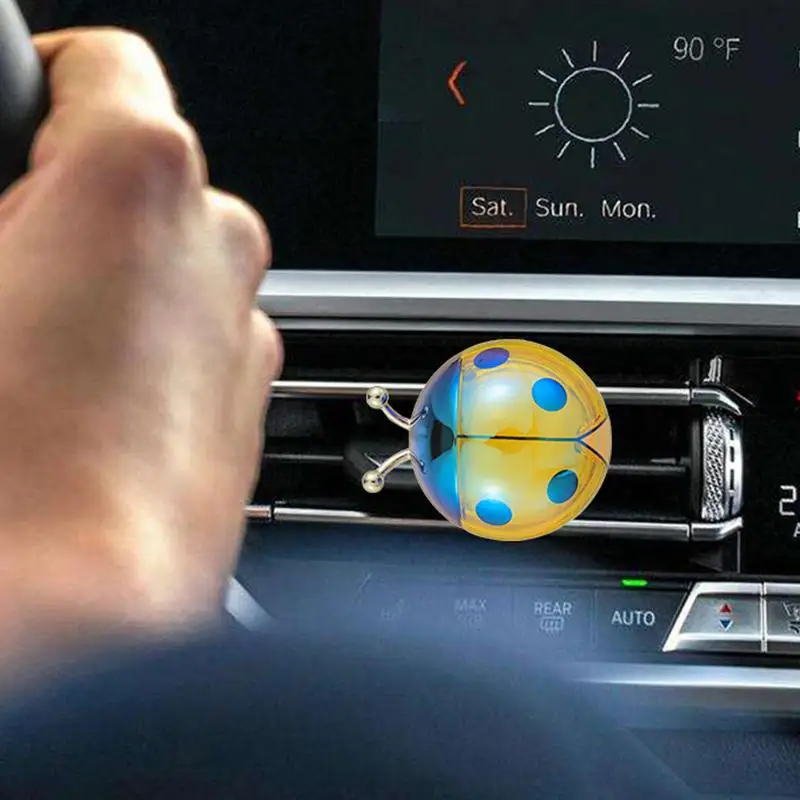 Женский диффузор в форме божьей коровки автомобильный масляный элегантный