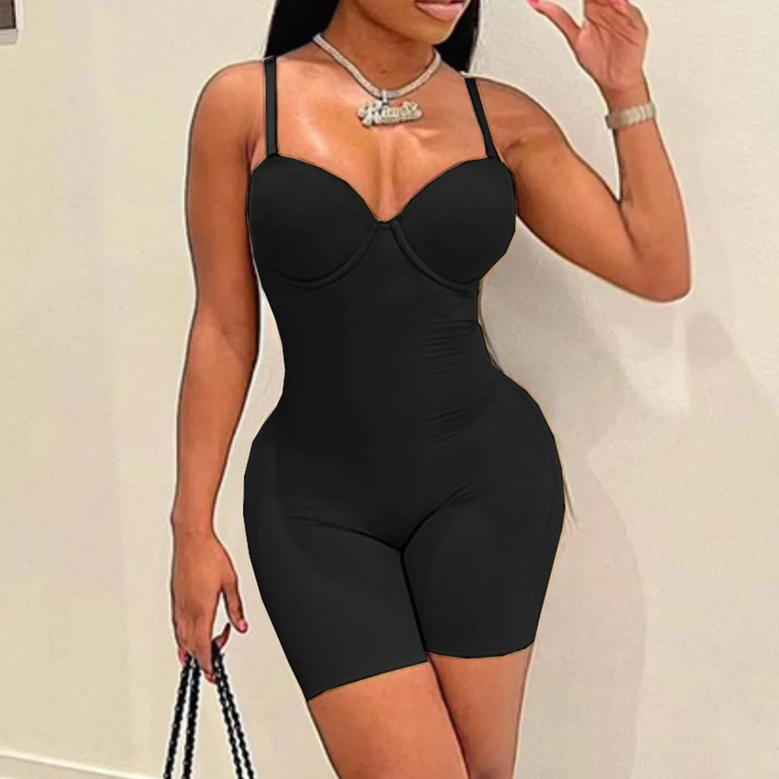 

Женский однотонный комбинезон на бретелях-спагетти