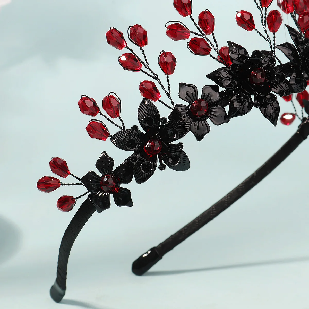 Новинка Хэллоуин Черная Металлическая корона Miallo с кристаллами украшенная