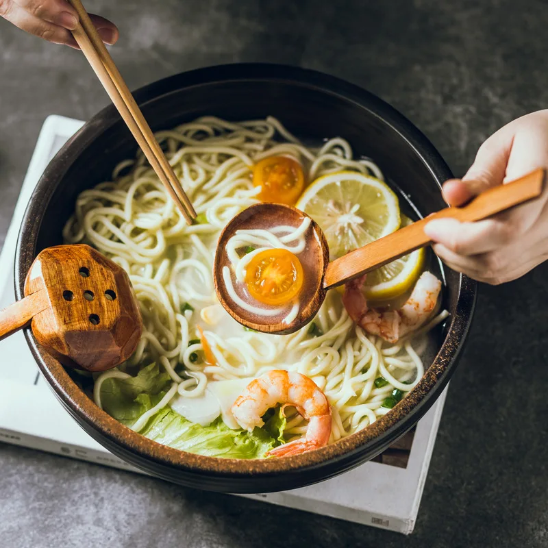 

Ramen Soup Spoon Japanese Style Ajiyaki Ramen Spoon with Holes Restaurant Nanmu Kamehameha Spoon Hotpot Leak Spoon Soup Spoon