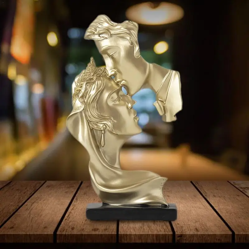 

Nordic Home Living Room Decoration Resin Sculpture Passionate Kiss Sculpture Lover Statues Valentine's Day Wedding Ornament Gift