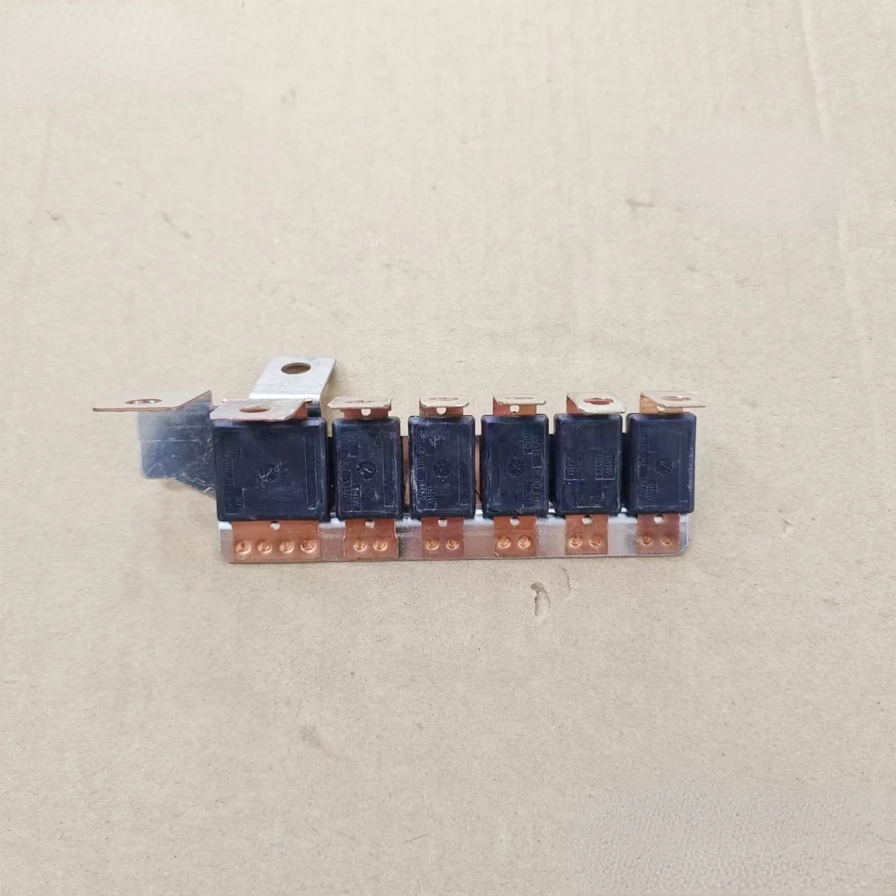 Блок предохранителей для борурда BX3/BX5/BX6/BX7/BX7 TS/BXi7