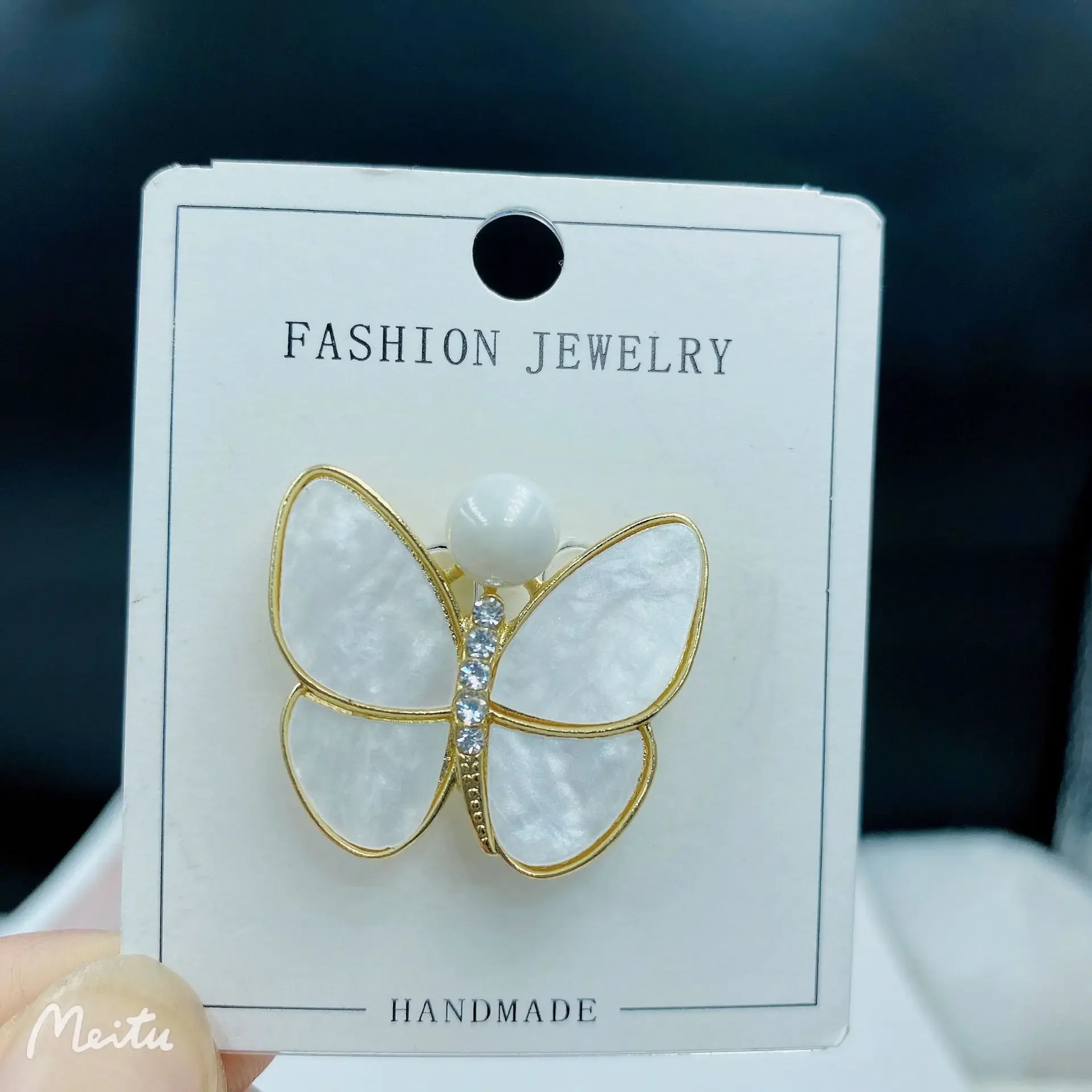 Новый нишевый дизайн европейский стиль украшенная бабочкой брошь на груди сплав