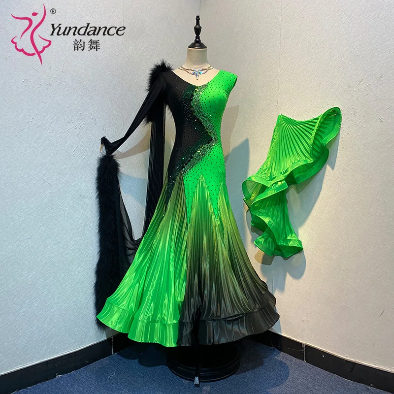 Женское платье для современных танцев