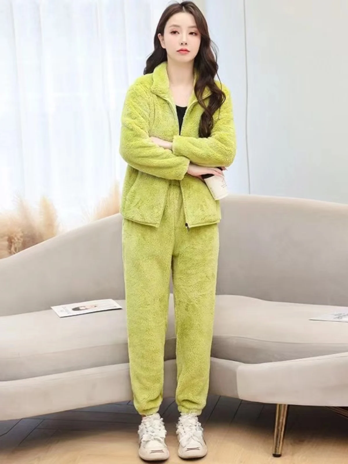 Осенне-зимняя утолщенная пижама из кораллового флиса женский костюм домашняя