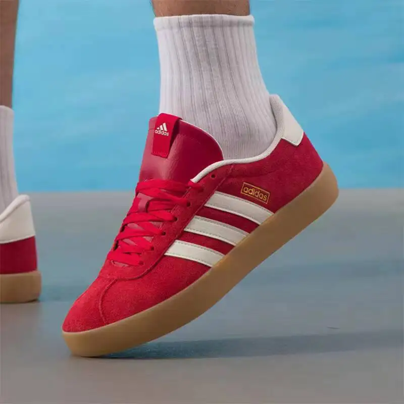 Фото Дешевые кроссовки Adidas Originals Red Low Top Skate с замшевым верхом, классическими 3 полосками и подошвой из каучука, винтажные повседневные кеды KI5079 №3