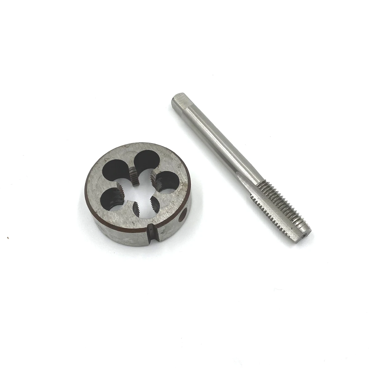 

1Set M4 x 0.7mm 0.7 Metric HSS Right Hand Tap Die Threading For Tool Machining