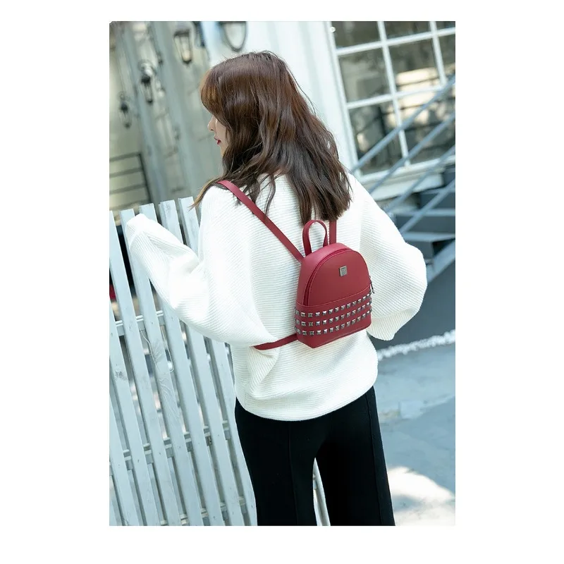

Rivet Women's Senior Texture Shoulder Bag New Student Ins Single The Small Fragrant Wind Chain Shoulder Backpack Oil Wax Leather